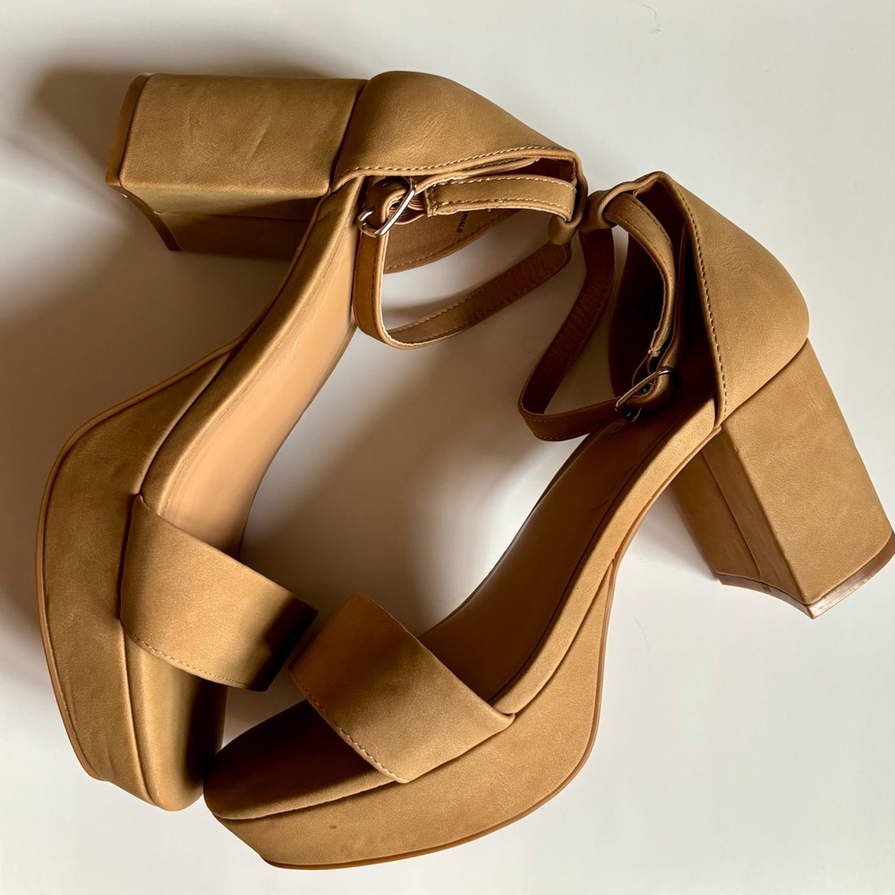 Torrid Platform Block Heel Sandal - Picture 5 of 9